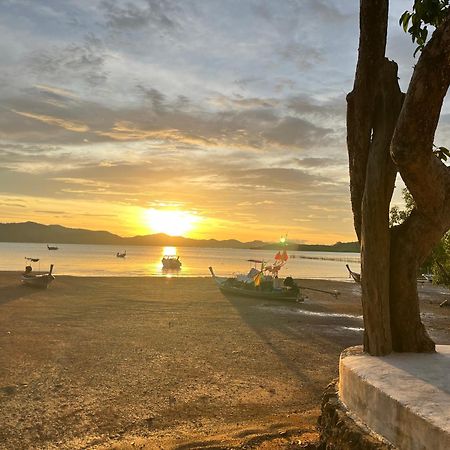 Rimlay Bay View Villa Koh Yao Yai Eksteriør billede